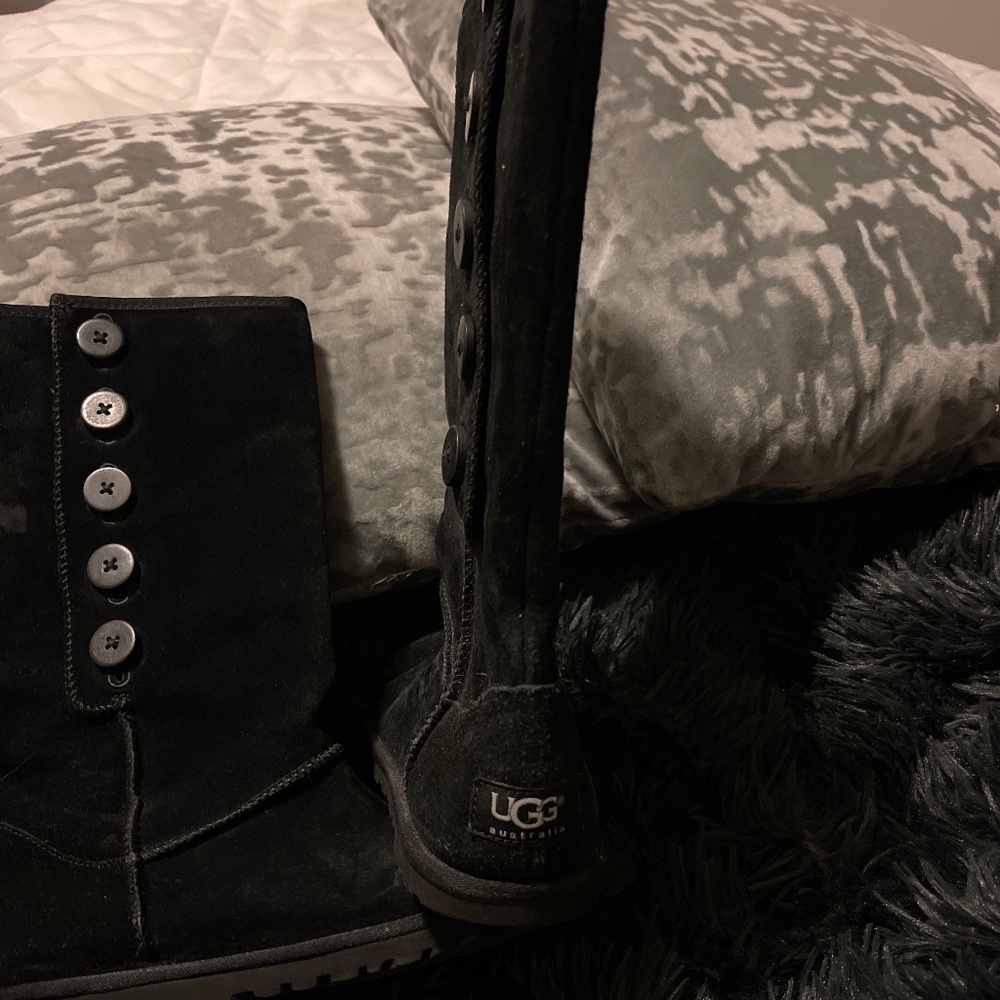UGG BOOTS